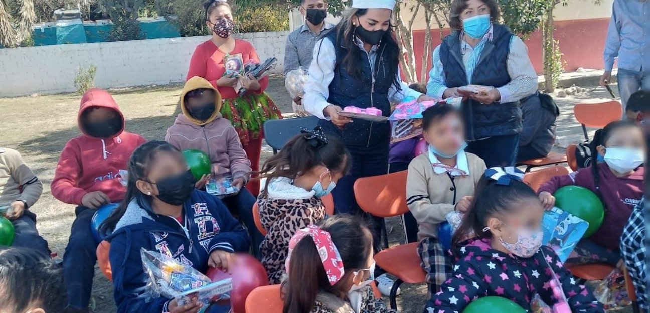 El DIF de Soledad continúa regalando sonrisas a través de las posadas navideñas