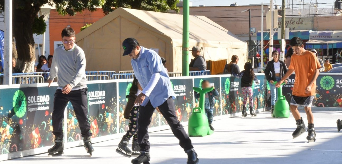 La dirección de Turismo de Soledad puso en funcionamiento la pista de hielo ecológica