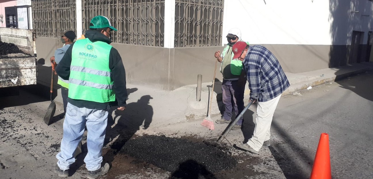 Sigue adelante el programa de bacheo en Soledad