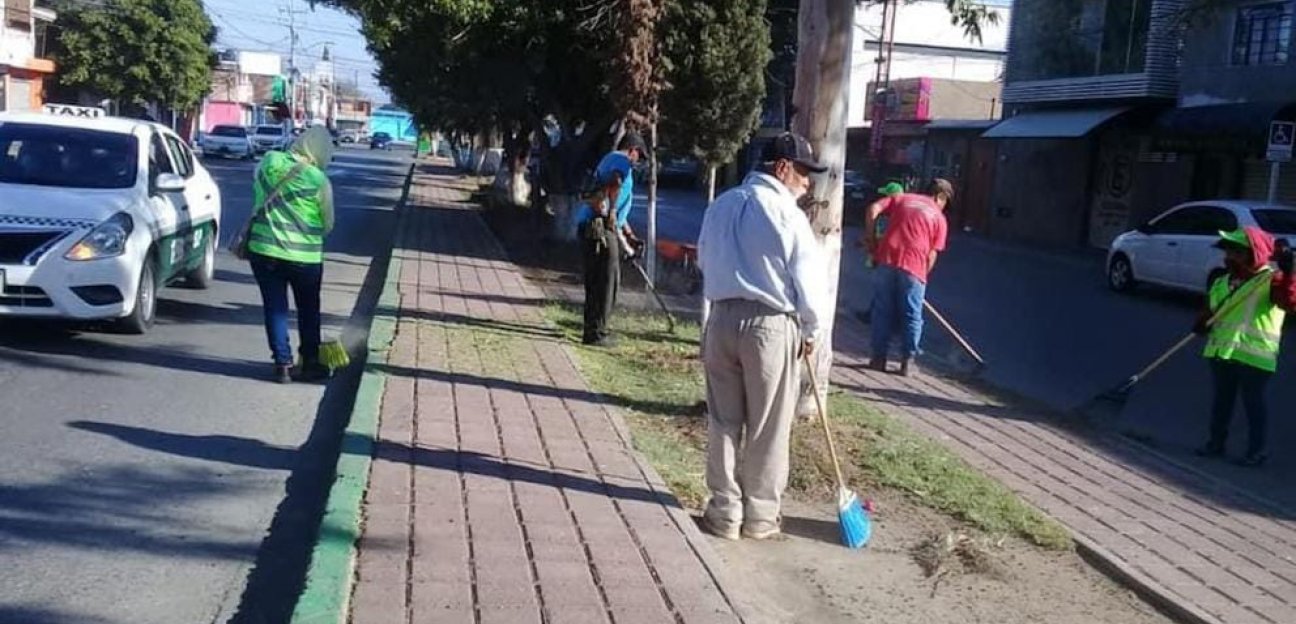 La dirección de Servicios Municipales de Soledad trabaja sin descanso en el mantenimiento de áreas verdes y unidades deportivas 