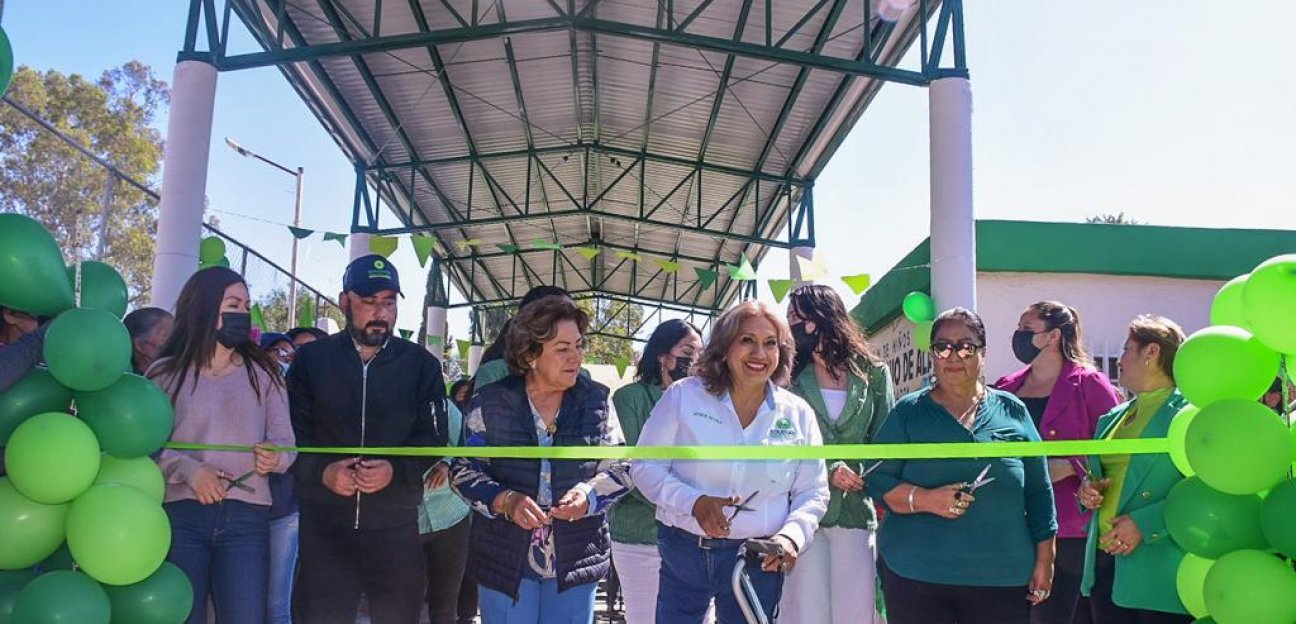 Alcaldesa inaugura techado y obras de pavimentación en El Zapote
