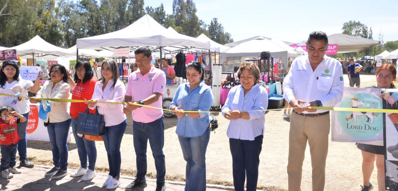 Autoridades soledenses inauguran mercadito con causa Yo Consumo Local primera edición del 2023
