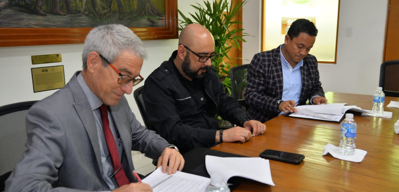 Ayuntamiento de Soledad firma convenio con Universidad Tangamanga 