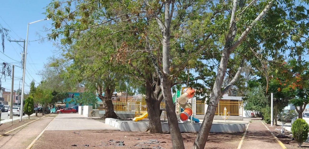 Dan mantenimiento al área recreativa San Sebastián 