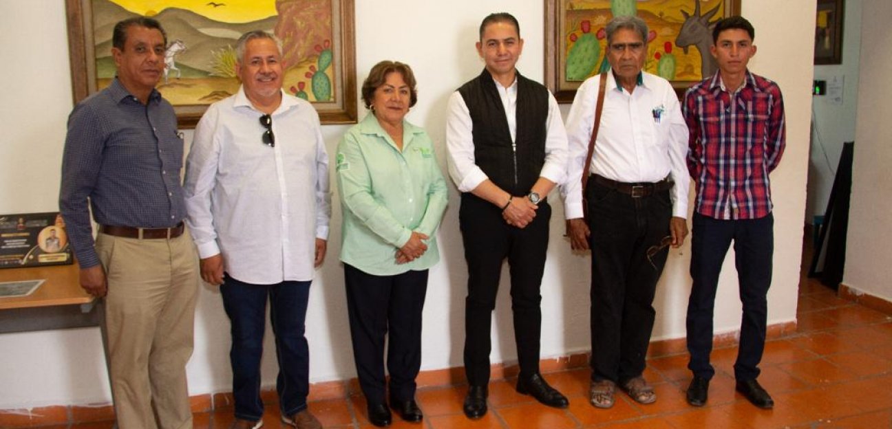 Inauguran exposición pictórica Mi Encuentro con el Arte en Soledad de Graciano Sánchez