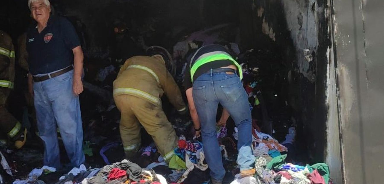 PC Municipal y Seguridad Pública de Soledad colaboran en combate de incendio en vivienda 