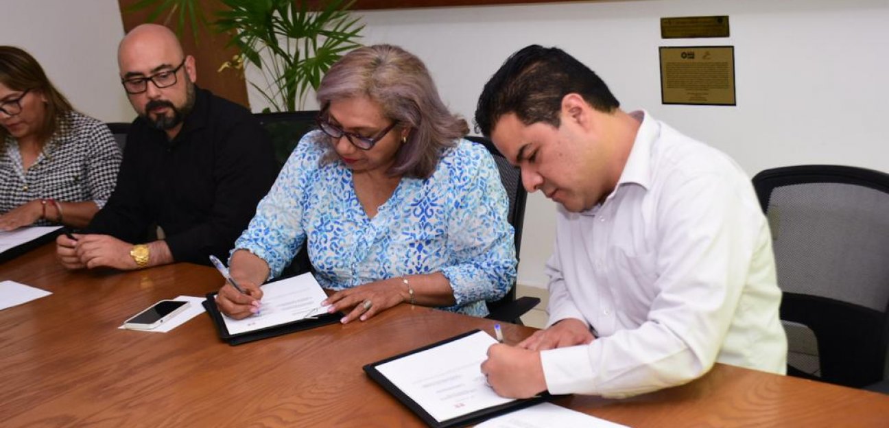 Firman convenio Ayuntamiento de Soledad e Infonavit para agilizar entrega de escrituras a mil familias