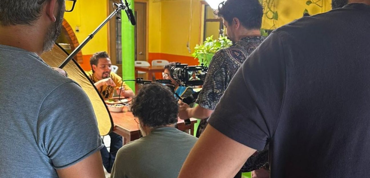 Programa de TV internacional proyecta elaboración de la Enchilada Potosina 