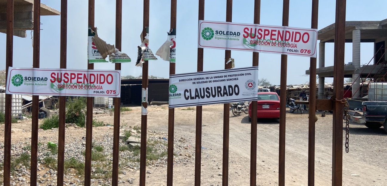 Ayuntamiento de Soledad clausura tiradero de desechos sólidos urbanos, en Fracción Rivera