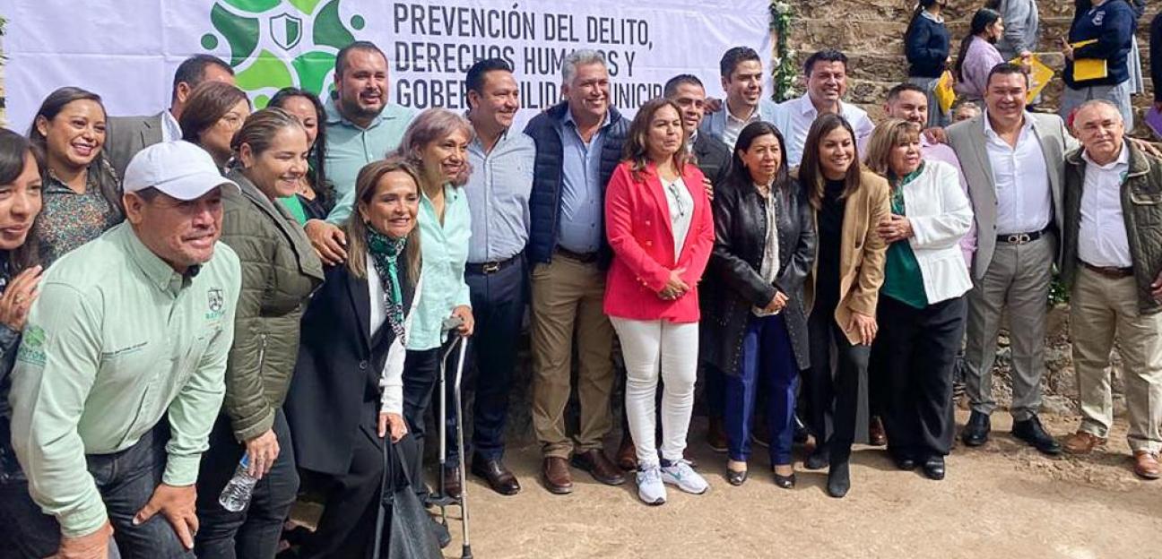 Alcaldesa soledense reafirma coordinación en capacitación institucional, durante seminario estatal