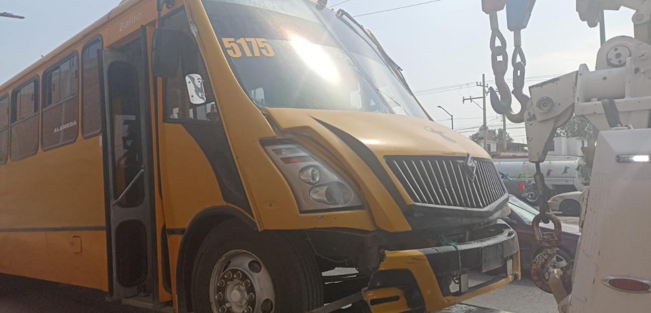 Tránsito y Policía Vial de Soledad aseguran unidad de transporte urbano por infringir reglamento