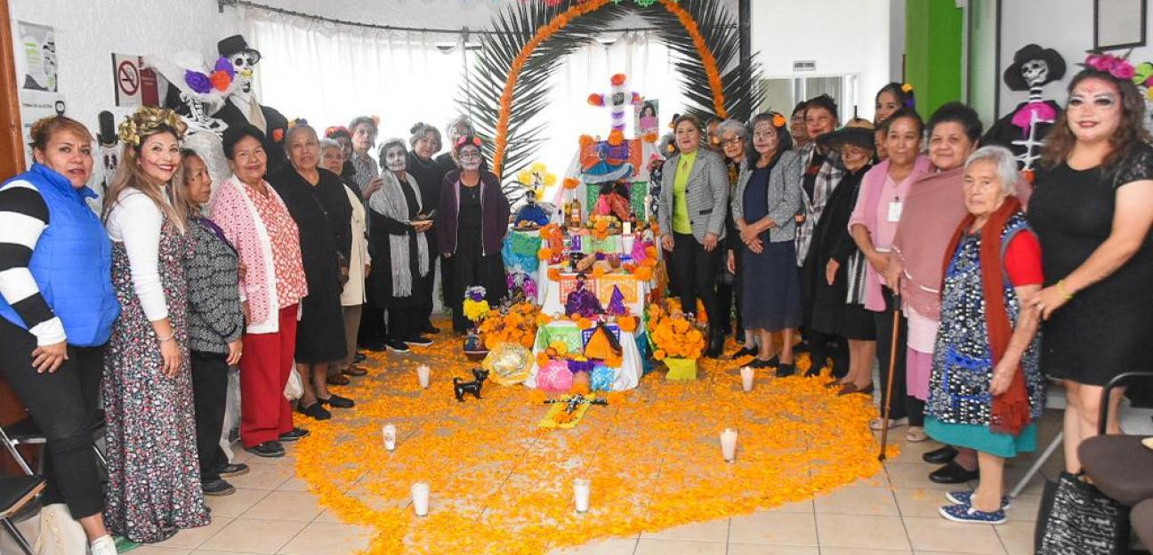 A través de consurso de altares de muertos, Soledad motiva a adultos mayores