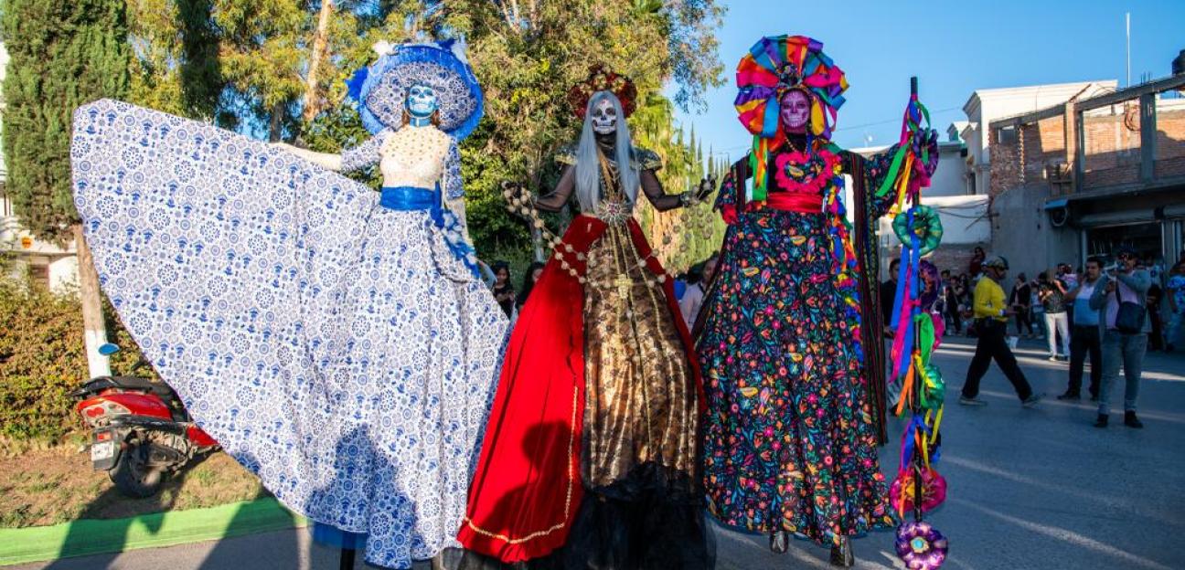 Familias soledenses vivieron festividad Xantolo con colorido desfile