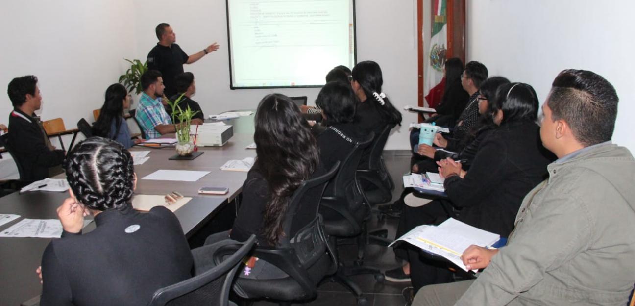 Seguridad Pública de Soledad ofreció capacitación a estudiantes de Licenciatura en Derecho