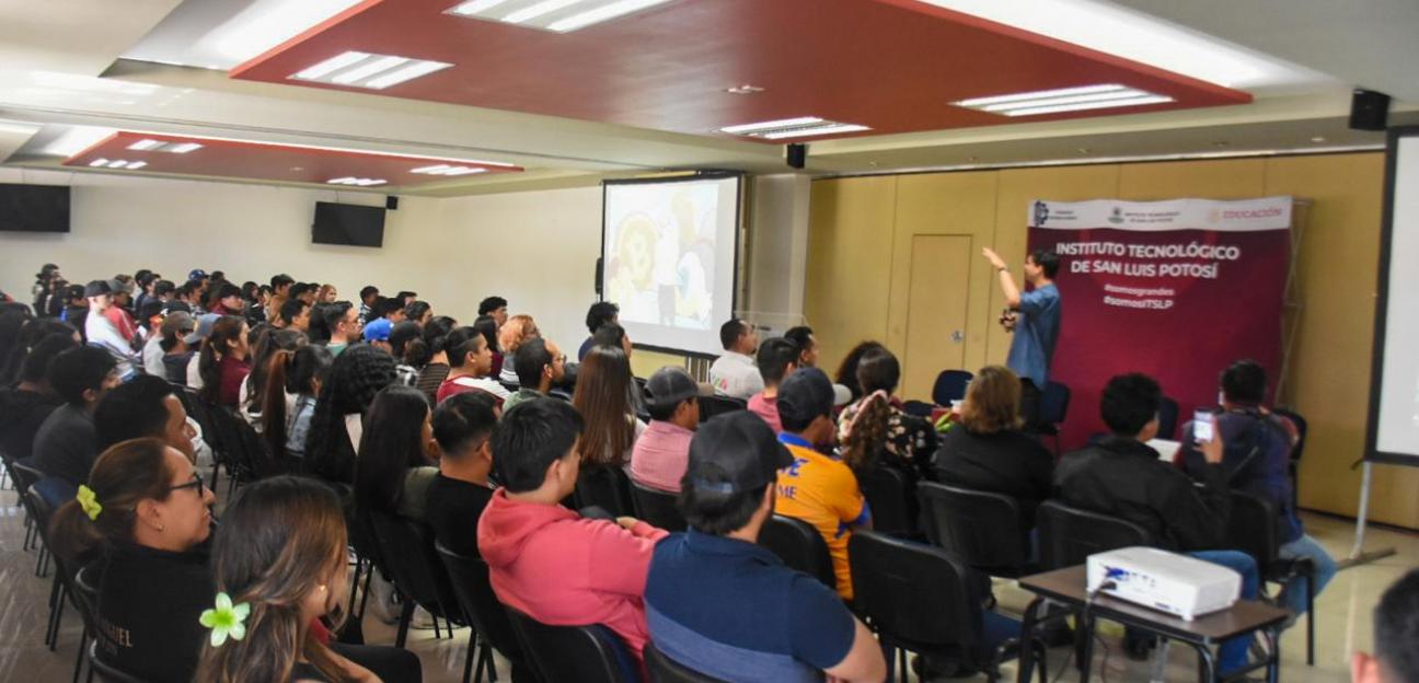 Reconocido empresario a nivel internacional motiva a la juventud soledense