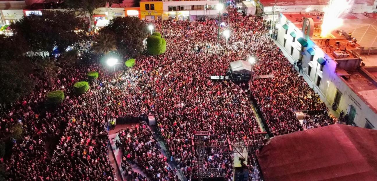 Totalmente abarrotada, la Feria Nacional de la Enchilada en su inauguración