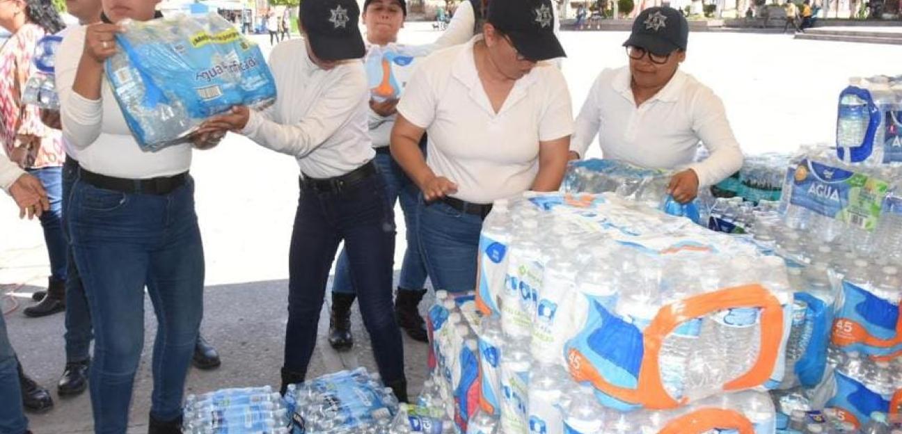 Convocan a donación de víveres para combatientes de incendio, en plaza de Soledad