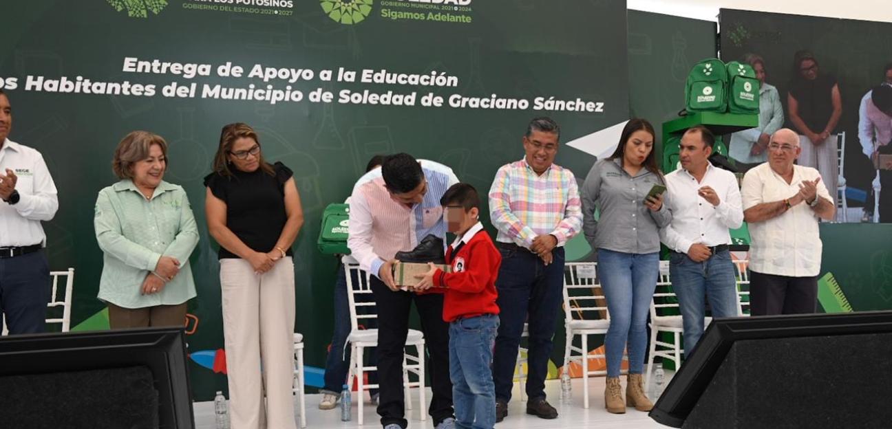 Gobernador y Alcaldesa soledenses inician programa Apoyos Escolares previo al regreso a clases