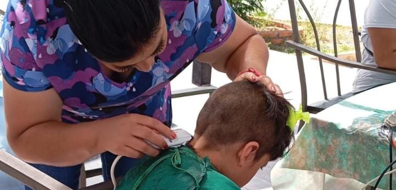 Programa de cortes de cabello gratuitos en Soledad, con rotundo éxito