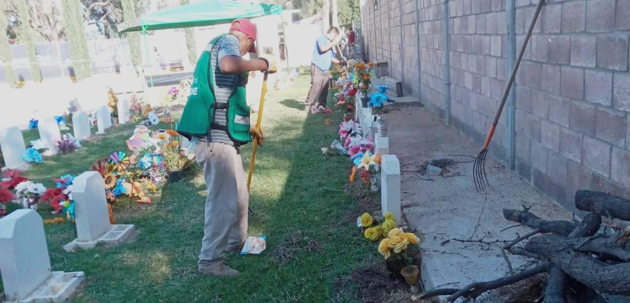 Gobierno de Soledad recolectó 16 toneladas de desechos en visita a panteones municipales 