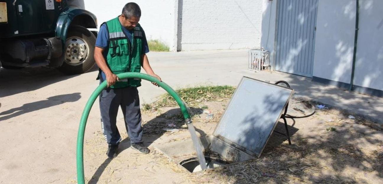 Gobierno Municipal de Soledad acerca agua potable a familias que sufren desabasto