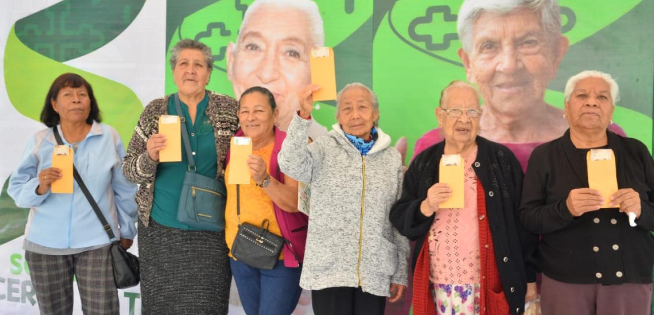 Encabeza Juan Manuel Navarro nueva entrega de apoyos económicos a adultos mayores