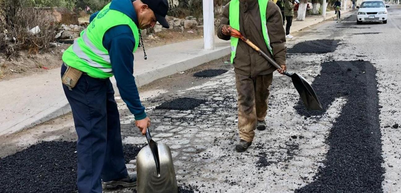 Gobierno de Soledad interviene más vialidades con programa de bacheo permanente