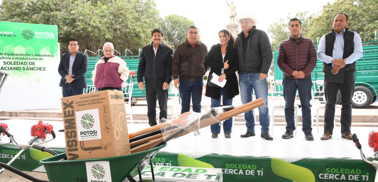 Alcalde Juan Manuel Navarro entrega equipamiento y herramientas agrícolas a productores soledenses 