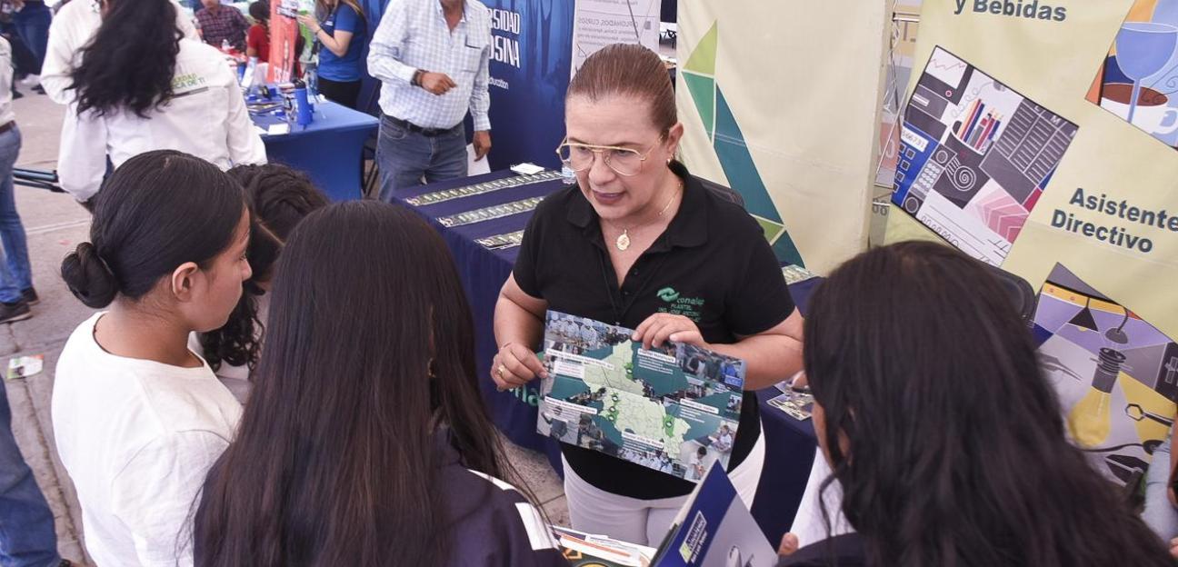 En Soledad, se reúnen 39 universidades e instituciones para ofrecer oportunidades académicas a jóvenes y adultos