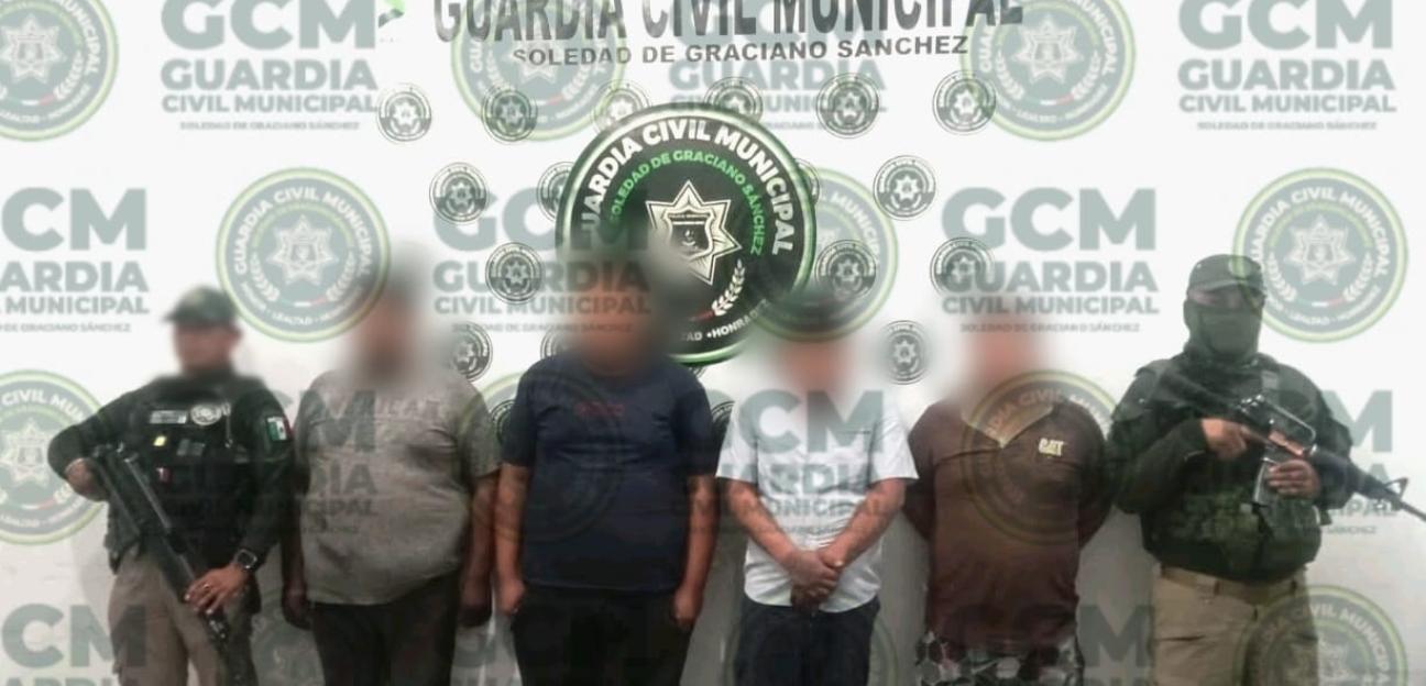 Guardia Civil de Soledad sorprende y captura a sujetos cuando desvalijaban camión de personal