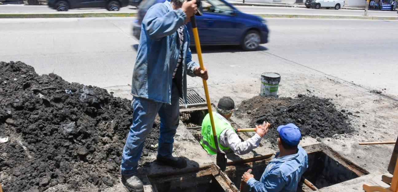 Ayuntamiento de Soledad intensifica limpieza de rejillas pluviales como medida preventiva
