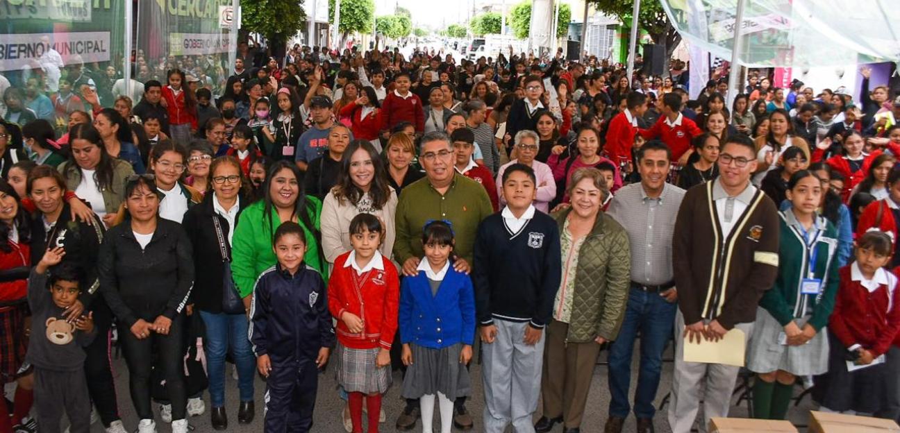 Juan Manuel Navarro motiva el desempeño escolar con tercera entrega de -Estímulos a la Educación-