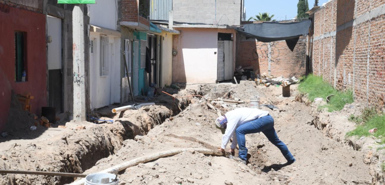 Gobierno municipal de Soledad inicia pavimentación de dos calles más con concreto hidráulico