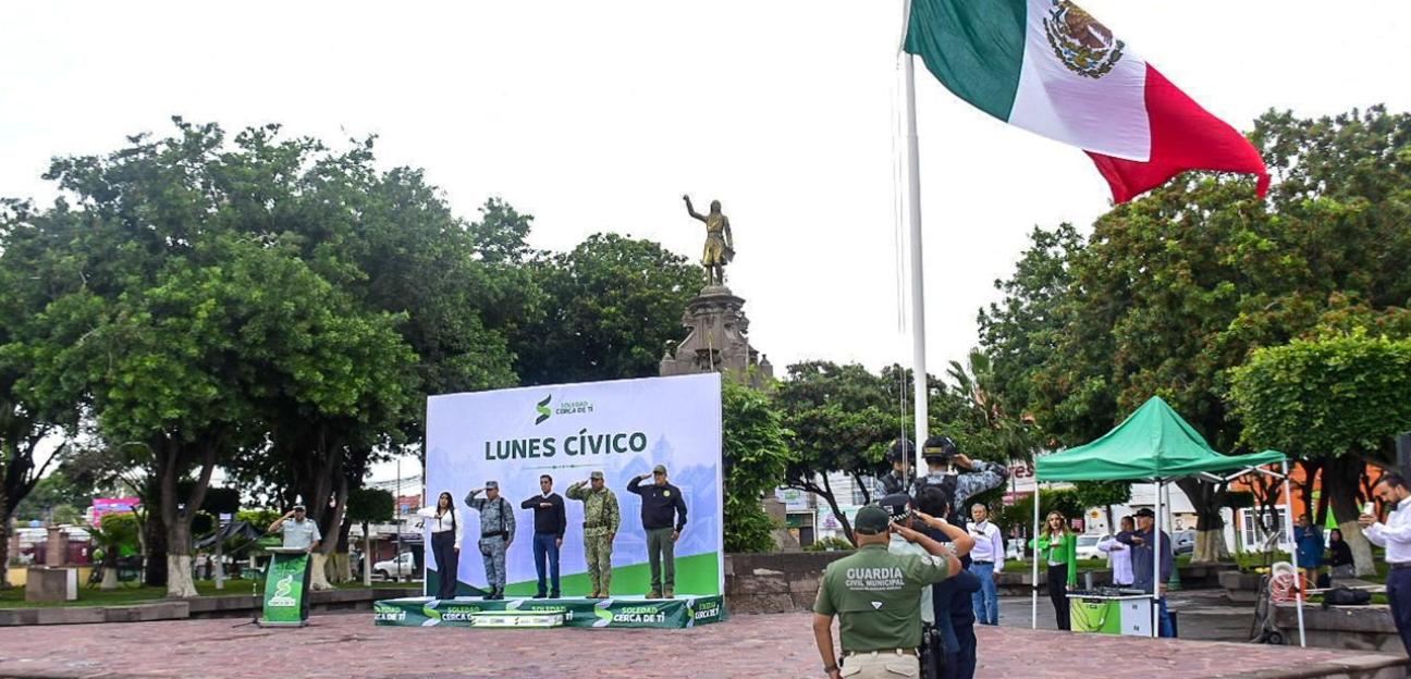Ayuntamiento de Soledad y Guardia Nacional fortalecen valores cívicos con honores a la Bandera