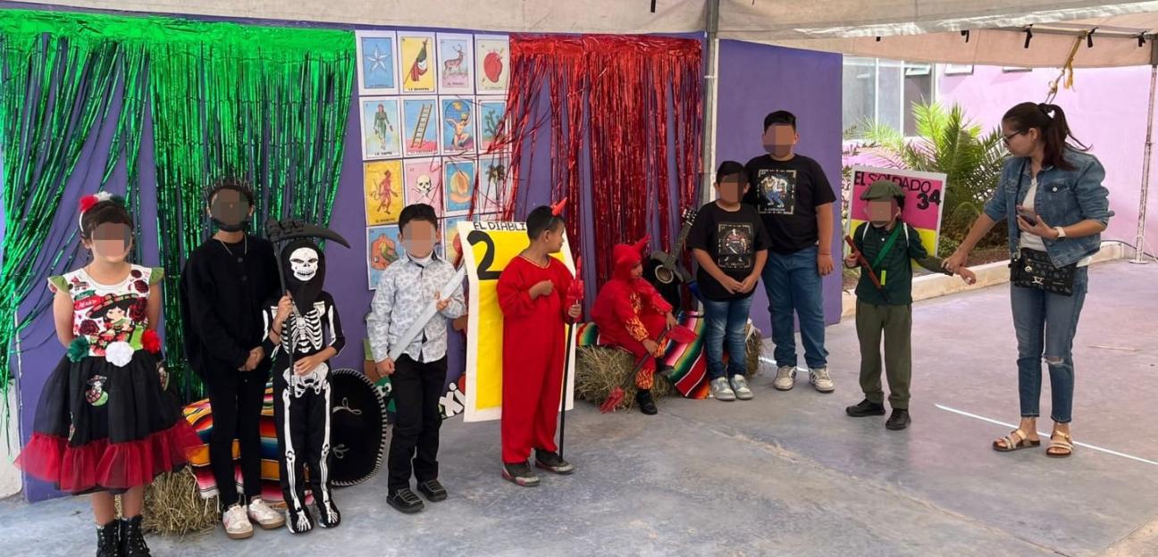 Con entusiasmo, usuarios del DIF de Soledad disfrutan de gran fiesta mexicana