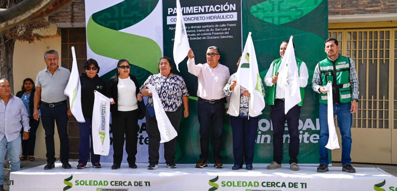 Colonia Los Fresnos será pavimentada en su totalidad: Juan Manuel Navarro, al arrancar otra rehabilitación