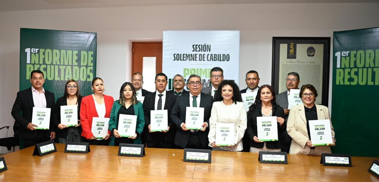 Alcalde Juan Manuel Navarro entregó Primer Informe de Resultados a cuerpo edilicio