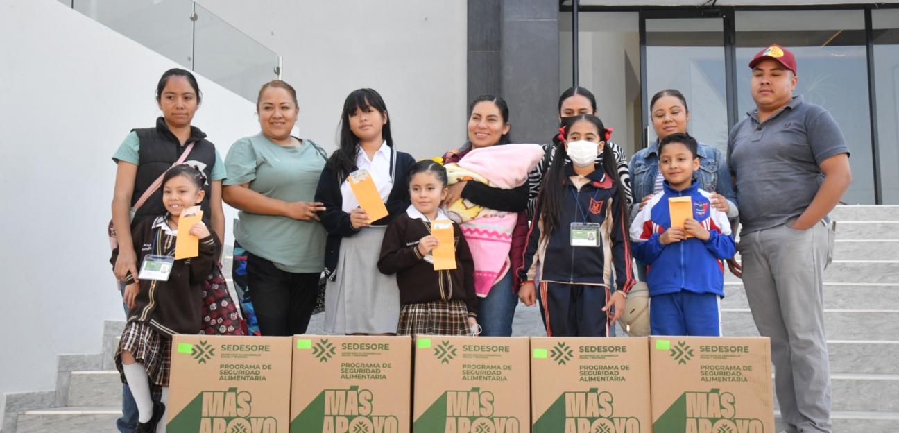 Gobierno de Soledad impulsa y reconoce desempeño de estudiantes de alto promedio