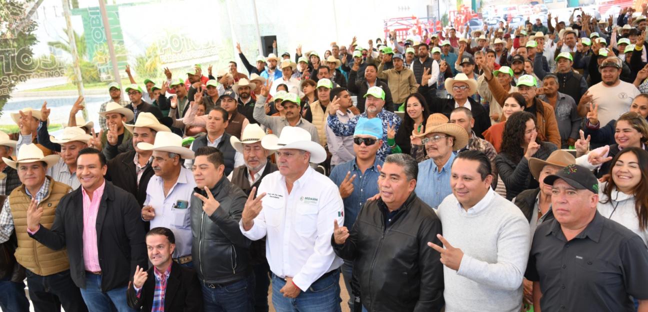 Alcalde fortalece el apoyo al campo y anuncia entrega municipal a productores