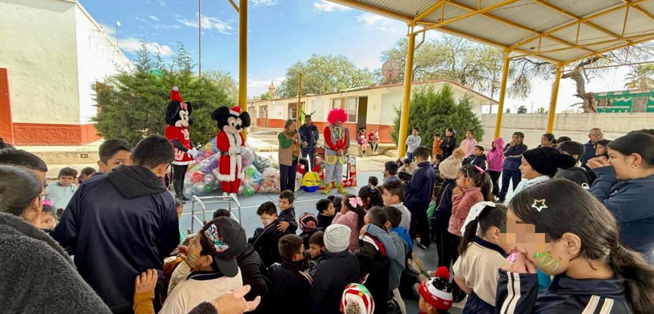 La alegría de la navidad llega hasta las comunidades soledenses a través de posadas del DIF Municipal