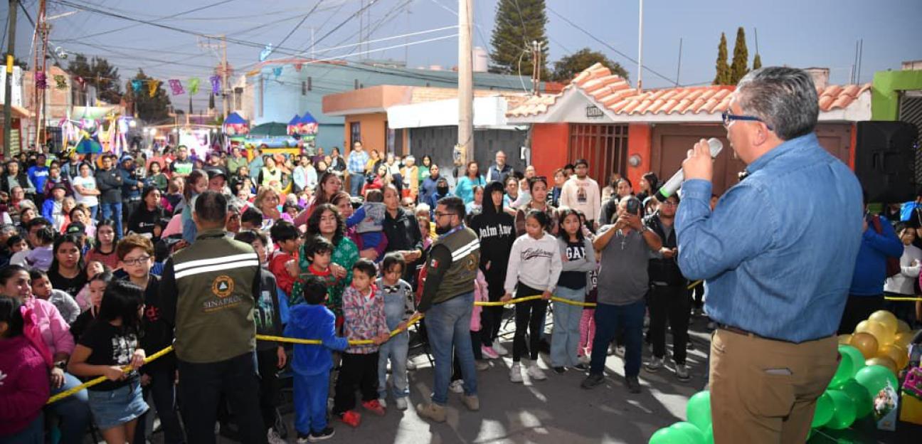 Niñas y niños conviven en grande y con cercanía en posadas navideñas de Soledad