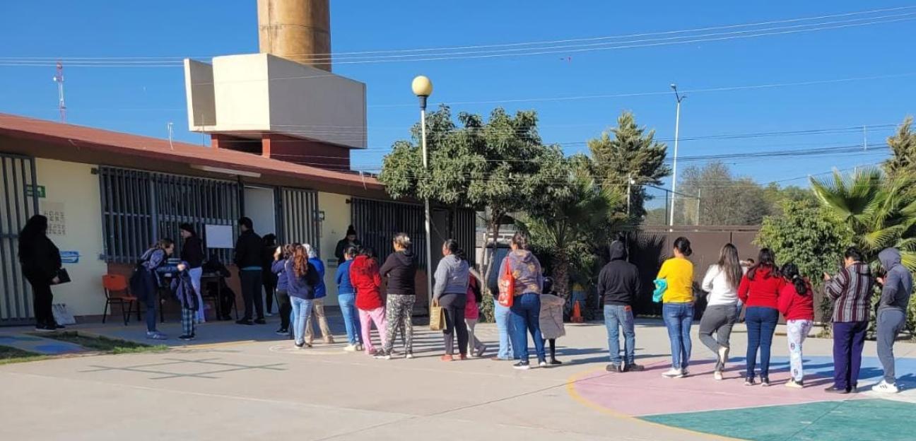 Soledad instala módulo emergente de vacunación contra el sarampión