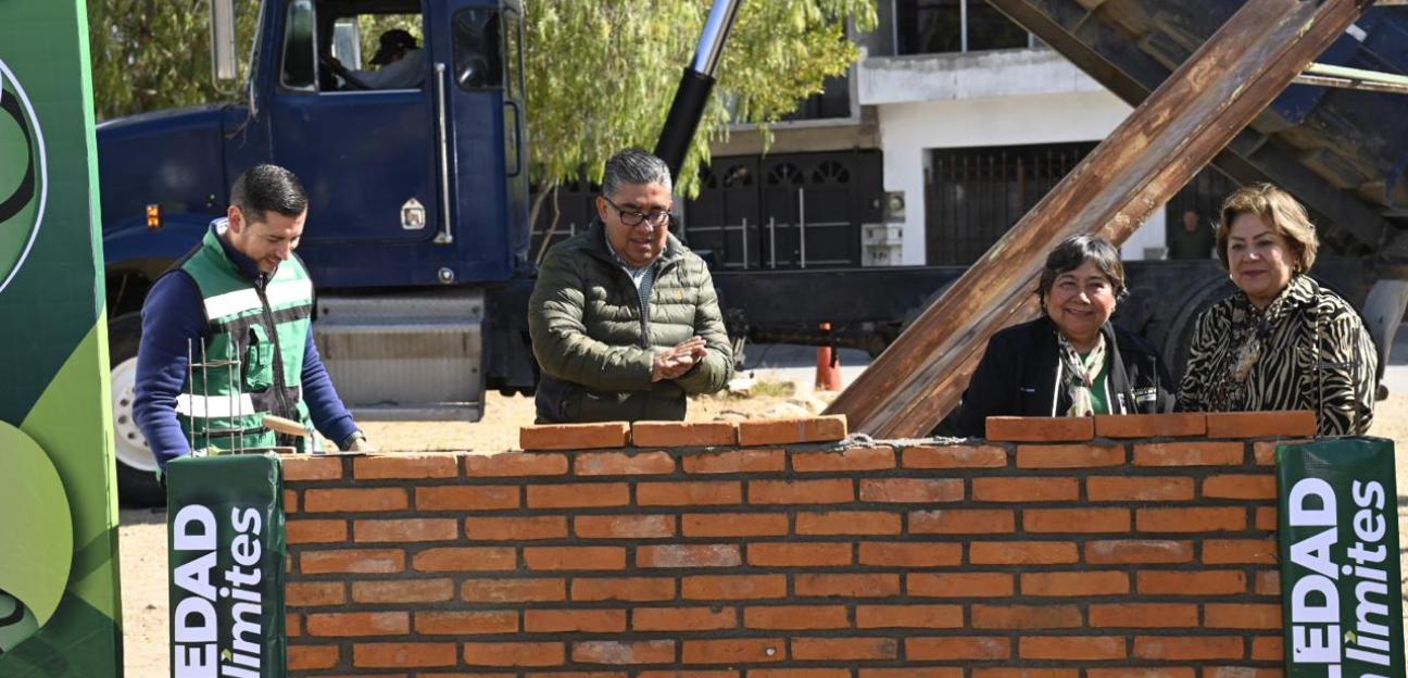 Juan Manuel Navarro Muñiz coloca primera piedra del parque urbano Hacienda Bonita y anuncia rescate integral de su entorno