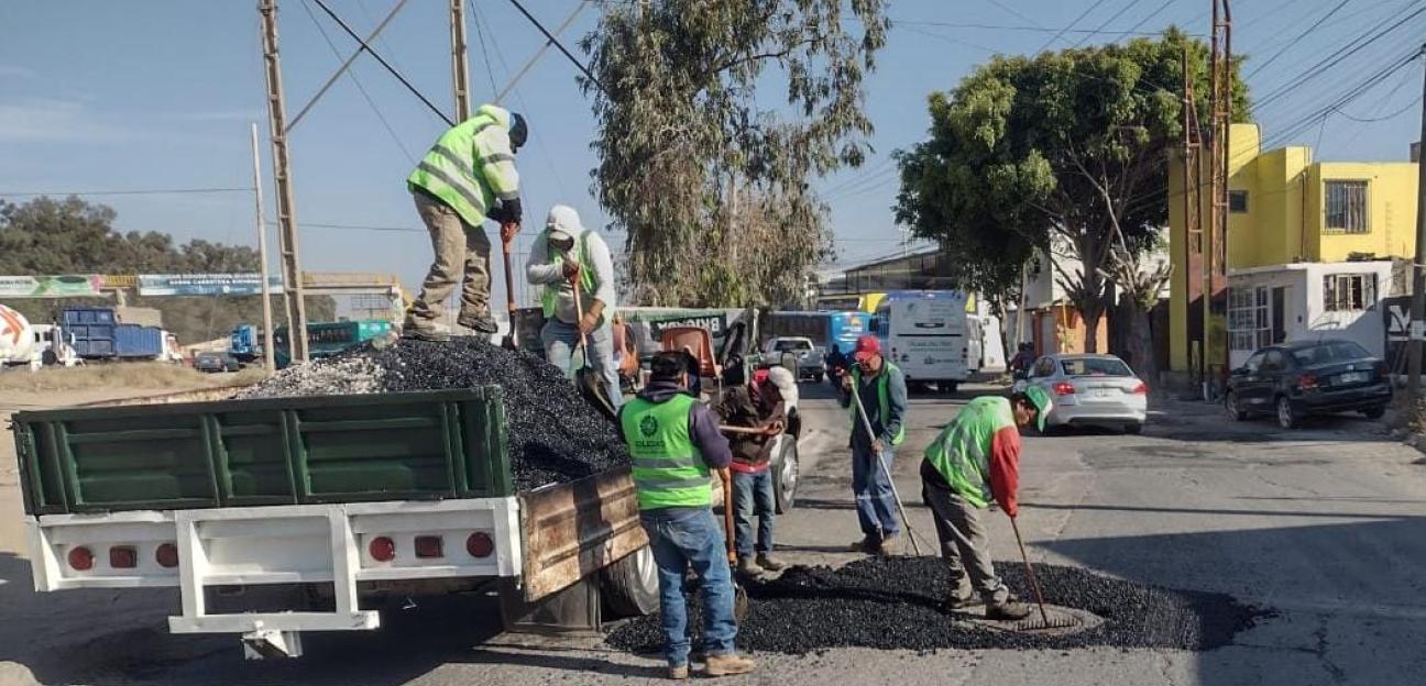 Con trabajo permanente de bacheo, calles y avenidas de Soledad recuperan funcionalidad