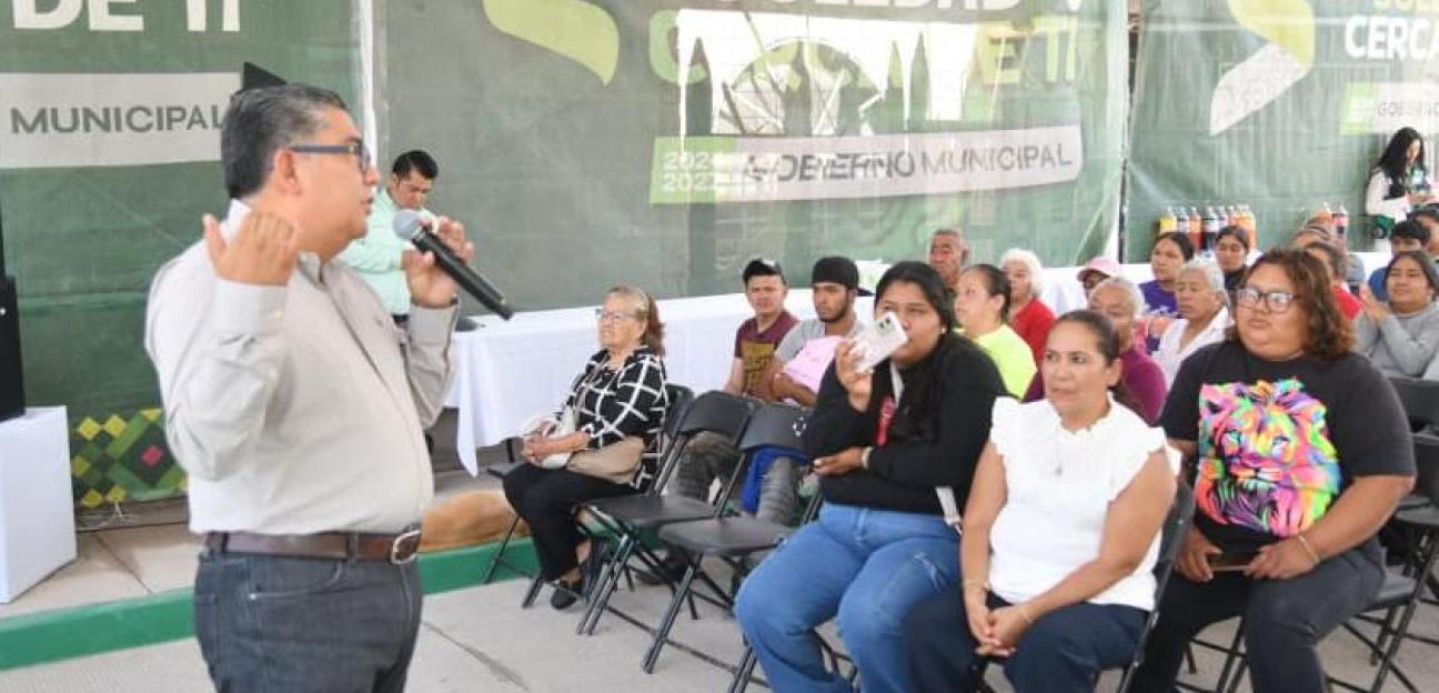 Juan Manuel Navarro inaugura pavimentación y alumbrado en División del Norte; atrás quedan décadas de calles de tierra