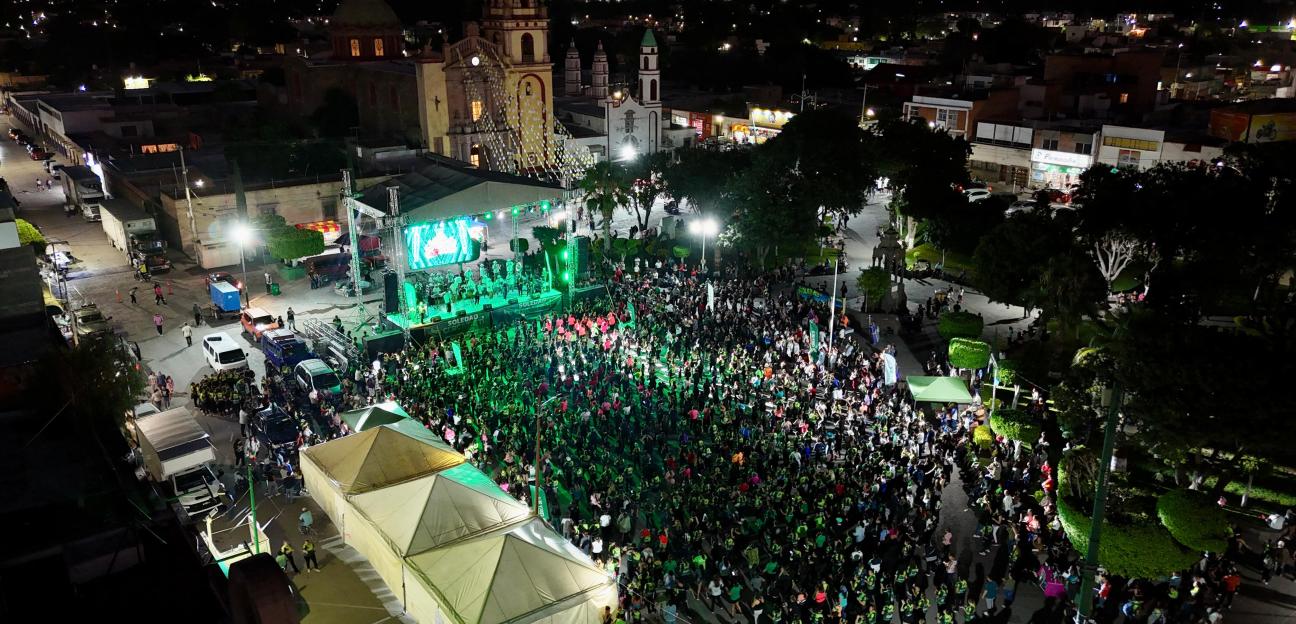Más de mil 500 personas se movieron al ritmo de Zumbanda en el centro de Soledad de Graciano Sánchez