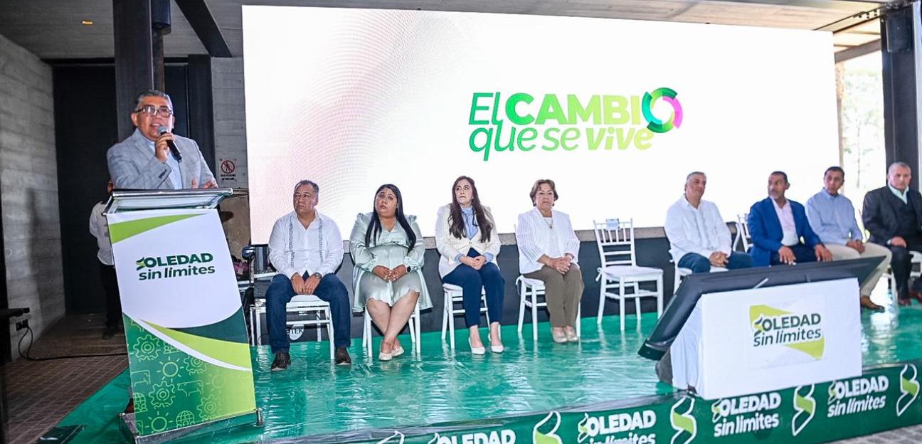 Juan Manuel Navarro reconoce al magisterio por su destacada labor en la formación estudiantil