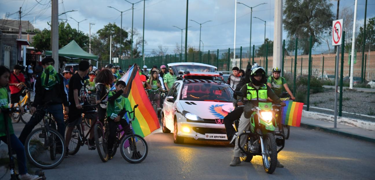 Color, bicicletas y leyendas panteoneras llenan de vida a Soledad con la rodada Spooky Pride